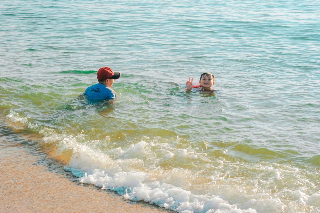 Schwimmen lernen an der Beach Mallorca 2024